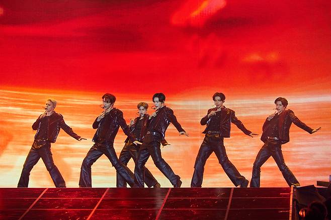 Boy band Riize performs during its first solo concert tour, “Riize Loud,” on July 6 at the KSPO Dome in southern Seoul. [SM ENTERTAINMENT]
