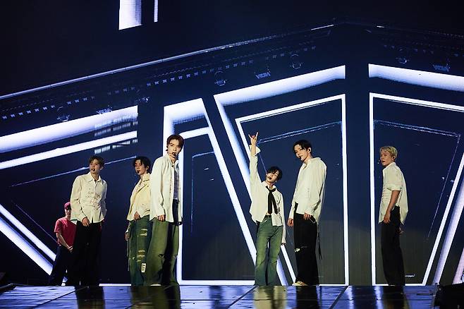 Boy band Riize performs during its first solo concert tour, “Riize Loud,” on July 6 at the KSPO Dome in southern Seoul. [SM ENTERTAINMENT]