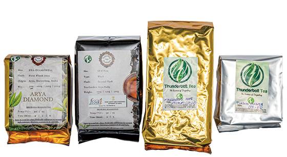 다즐링의 여러 다윈에서 생산된 F.F(퍼스트 플러시) S.F(세컨드 플러시) 홍차 <사진: 윤관식 기자>