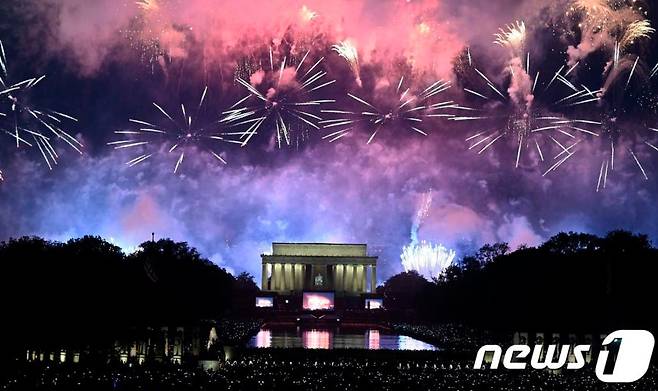 미국 독립기념일(7월4일) 진행된 기념 불꽃놀이./AFP=뉴스1