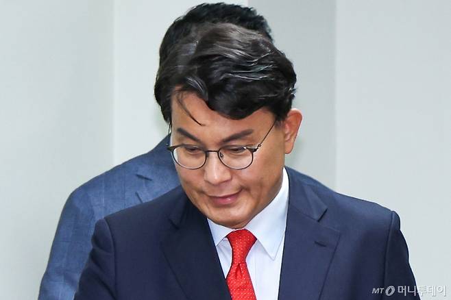 (서울=뉴스1) 안은나 기자 = 윤상현 국민의힘 의원이 8일 서울 여의도 국회의원회관에서 열린 새정부 국방정책 점검을 위한 릴레이 토론회 '북한의 적대적 두 국가론, 굴종적 9·19 군사합의 복원이 답인가?'에 참석하고 있다. 2025.7.8/뉴스1  Copyright (C) 뉴스1. All rights reserved. 무단 전재 및 재배포,  AI학습 이용 금지. /사진=(서울=뉴스1) 안은나 기자