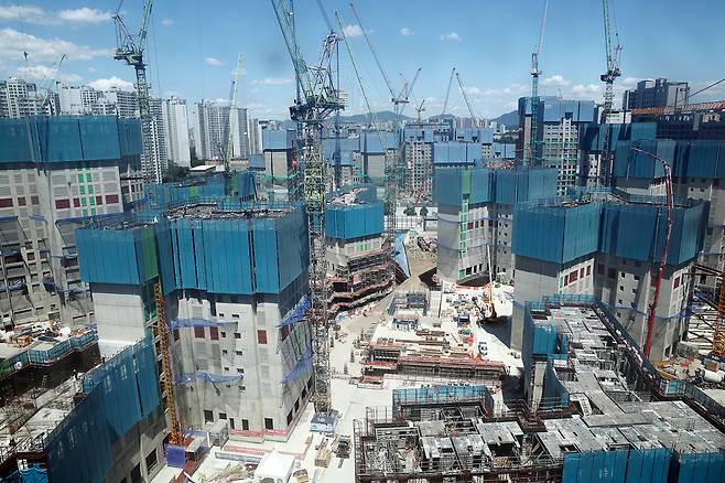 서울의 한 아파트 재건축 현장. [연합]