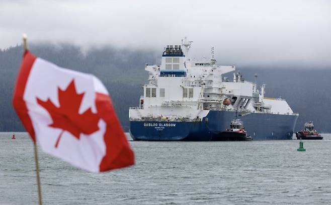[서울=뉴시스] 캐나다 브리티시컬럼비아주 키티맷 인근에 있는 가스 운반선 ‘가스로그 글래스고우’.(출처: ‘LNG 캐나다’ 홈페이지) 2025.07.08. *재판매 및 DB 금지