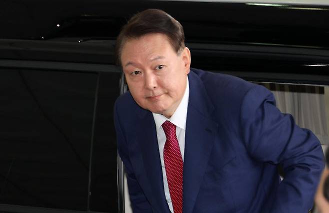 윤석열 전 대통령이 5일 오전 서초구 서울고등검찰청에 마련된 내란특검에서 2차 대면조사를 받기 위해 출석하고 있다. (사진=뉴시스)