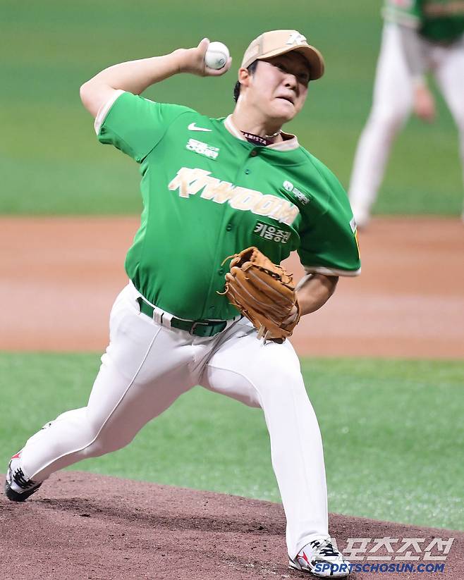 6일 서울 고척돔에서 열린 KBO리그 키움과 한화의 경기. 선발 투구하고 있는 키움 박주성. 고척=송정헌 기자songs@sportschosun.com/2025.07.06/