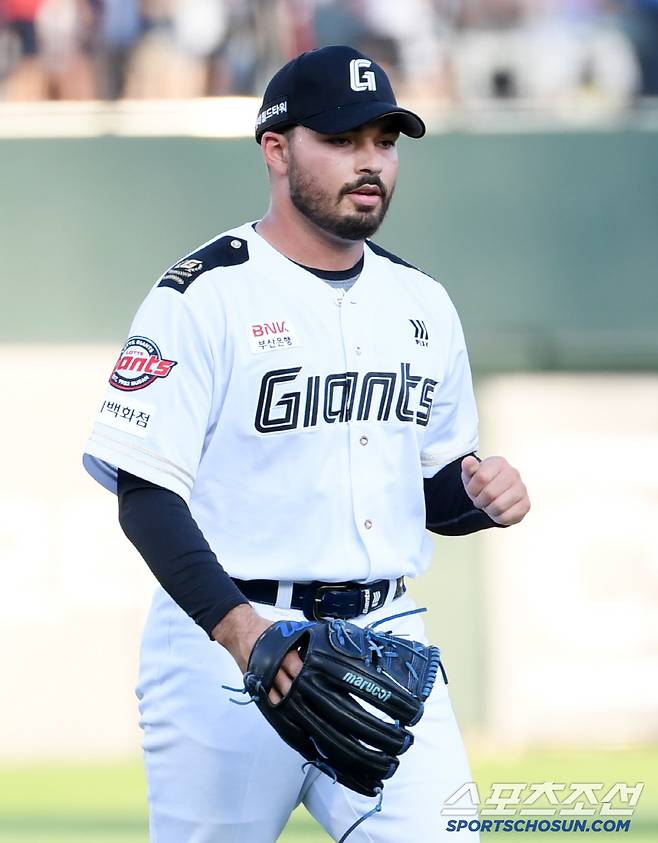 2일 부산 사직구장에서 열린 롯데 자이언츠와 LG 트윈스의 경기. 롯데 감보아가 숨을 고르고 있다. 부산=박재만 기자 pjm@sportschosun.com/2025.07.02/