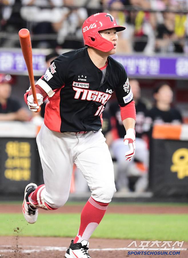 9일 대전 한화생명 볼파크에서 열린 한화와 KIA의 경기. 타격하는 KIA 최원준. 대전=송정헌 기자songs@sportschosun.com/2025.07.09/