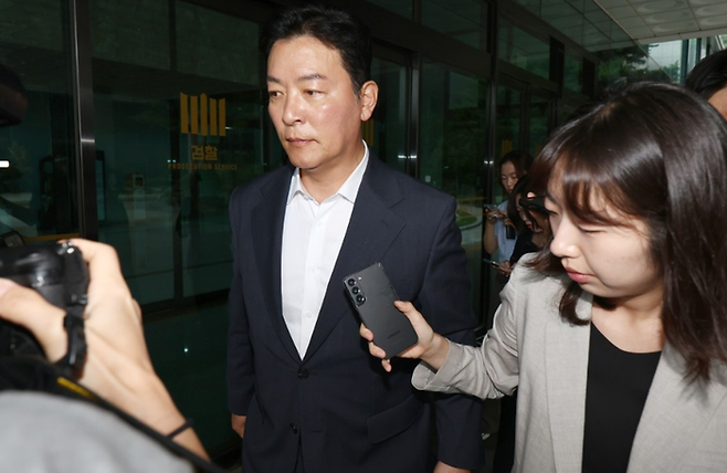 김성훈 전 대통령경호처 차장이 지난 3일 내란특검 조사를 받기 위해 서초구 서울고검으로 들어서고 있다.ⓒ연합뉴스