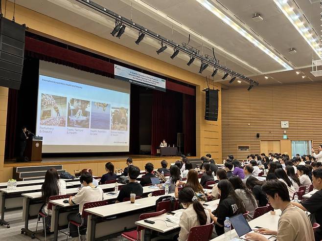 디에스엠퍼메니쉬는 2025 한국식품과학회 국제학술대회 및 정기총회에서 차세대 건강기능식품 솔루션의 방향성을 제시했다. 디에스엠퍼메니쉬 제공