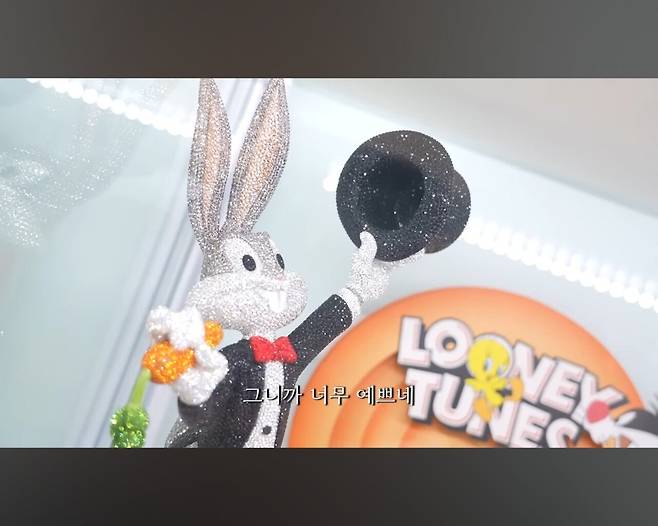 Screenshot_20250709_212046_YouTube.jpg 2천만원짜리 스와로브스키 벅스버니 ㄷㄷ