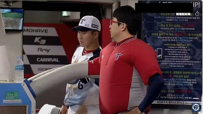 2018년 프로야구 경기 도중 기아 타이거즈 양현종이 더그아웃에 있는 이동식 에어컨 앞에서 다양한 방법으로 바람을 맞으며 더위를 식히는 모습이 화제가 됐다. KBO 유튜브 채널 갈무리