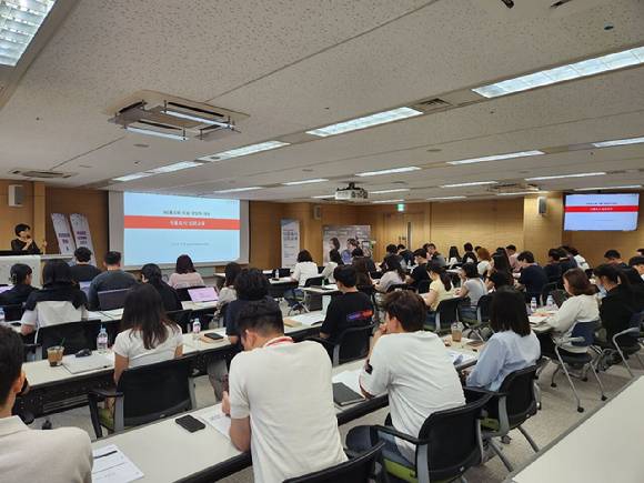 지난 8일 열린 NS홈쇼핑 임직원대상 식품표시 심화교육 모습. [사진=NS홈쇼핑]