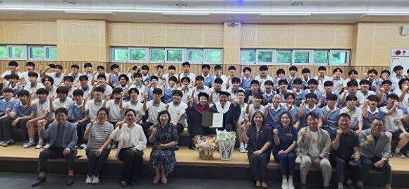 장종태 국회의원이 9일 대전대신고 명예졸업장을 받았다 [사진=장종태의원 사무실]