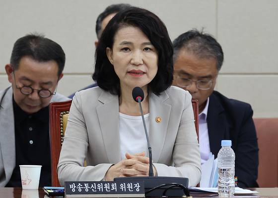 이진숙 방송통신위원장이 7일 오후 국회에서 열린 과학기술정보방송통신위원회 전체회의에 발언하고 있다. 임현동 기자