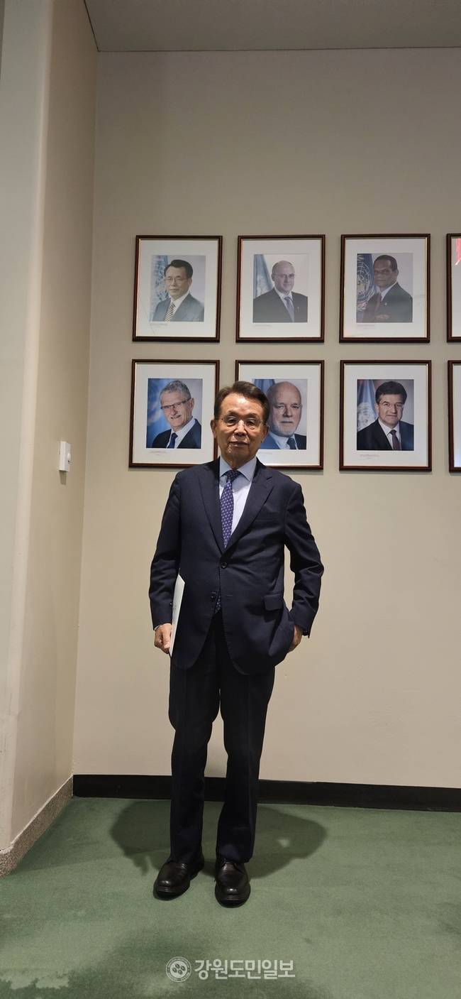 ▲ 춘천 출신 한승수 유엔총회 의장회 의장(전 국무총리)이 9일 미국 뉴욕 유엔본부에서 열린 제7차 유엔 물과 재해 관련 특별 회의를 주재했다.