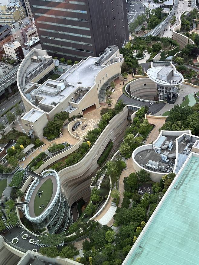 한때 오사카 스타디움 부지였던 난바 파크스 / 사진=권효정 여행+ 기자