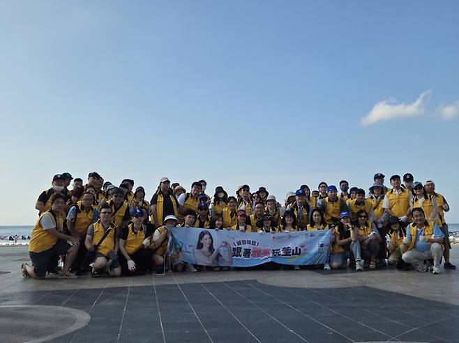 한국관광공사는 대만에서 인기를 끌고 있는 한국 치어리더 이다혜, 이아영과 협업해 ‘K-치어리더와 함께 떠나는 한국여행’을 주제로 여행 상품을 기획·출시했다고 9일 밝혔다. [사진제공 = 한국관광공사]