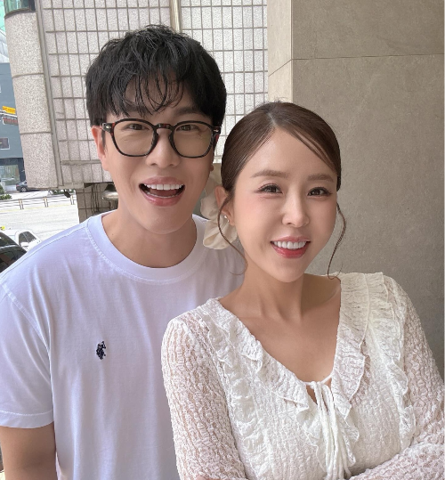 사진 =  신지  SNS