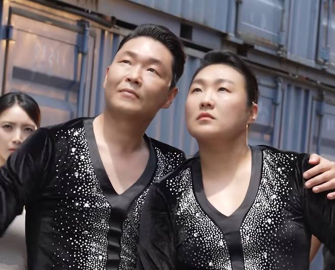 가수 싸이가 이수지와 함께한 흠뻑쇼 비하인드 영상을 게재했다. /사진=싸이 인스타그램