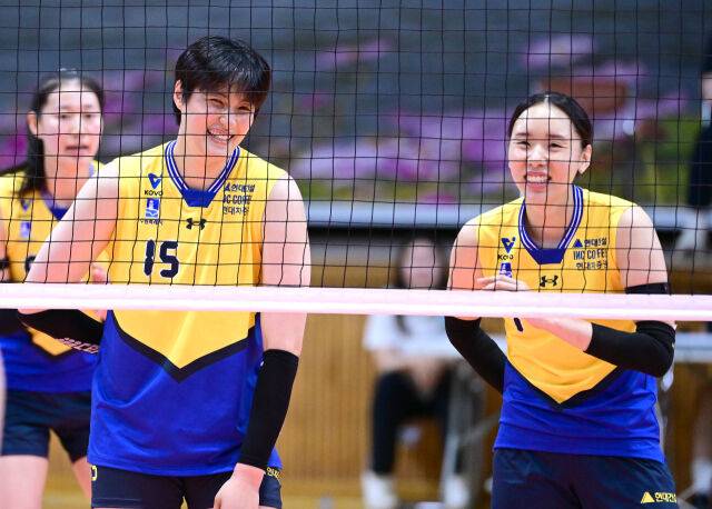 현대건설 김희진과 이예림(오른쪽)./KOVO