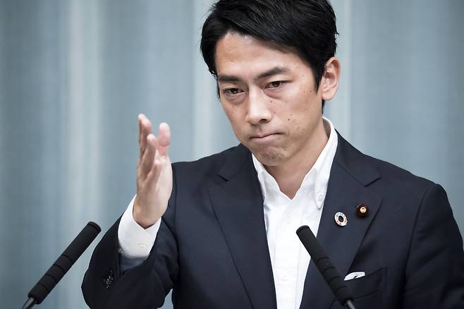 지난 2019년 9월 고이즈미 신지로 당시 환경상이 일본 도쿄 총리 관저에서 열린 기자회견에서 연설을 하고 있다. [게티이미지]
