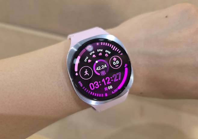 삼성전자가 9일(현지시간) 미국 뉴욕 브루클린에서 열린 ‘갤럭시 언팩 2025’ 행사에서 공개한 갤럭시 워치8. [권제인 기자/eyre@]