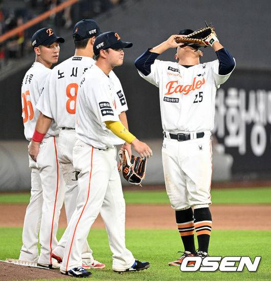 실책이 불러온 '나비효과' 위즈덤 만루포에 자책한 김태연