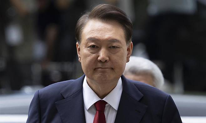 윤석열 전 대통령이 9일 서울 서초구 서울중앙지방법원에서 열린 구속 전 피의자심문(영장실질심사)을 받기 위해 출석하고 있다. 뉴시스