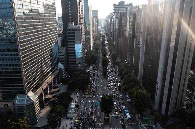 한국 경제의 저성장이 다시 논란이 되고 있다. [사진 | 뉴시스]