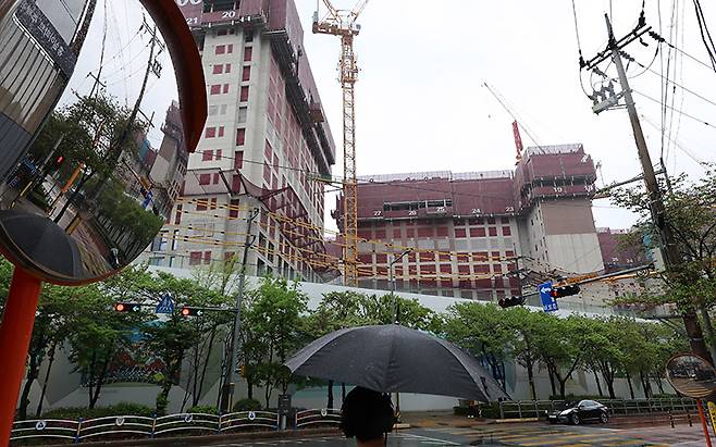 전국 지역주택조합 사업이 각종 분쟁에 휘말리면서 당초 제도 도입의 취지를 못 살리고 있다는 지적이 많다.[사진｜연합뉴스]