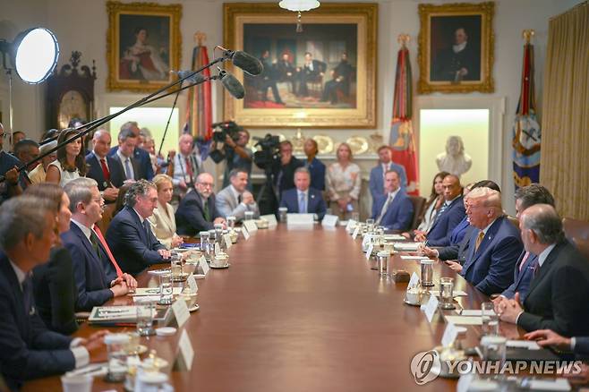 8일(현지시간) 미국 워싱턴DC 백악관에서 열린 내각회의  [UPI 연합뉴스]