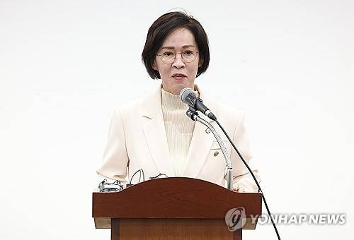 이인선 의원, 국민의힘 대구시당위원장 출마 선언 (대구=연합뉴스) 윤관식 기자 = 국민의힘 이인선 의원이 9일 국민의힘 대구시당에서 대구시당위원장 출마 기자회견을 하고 있다. 2025.7.9 psik@yna.co.kr
