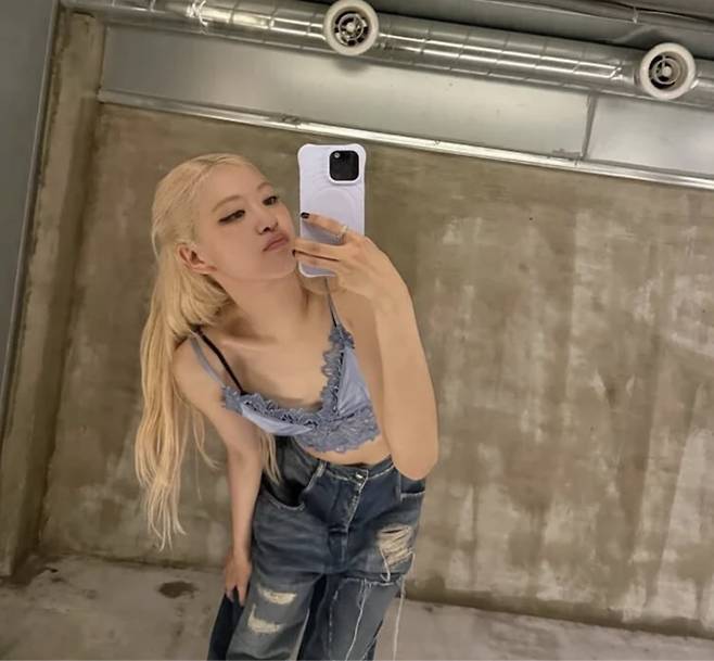 사진=그룹 블랙핑크 로제 SNS