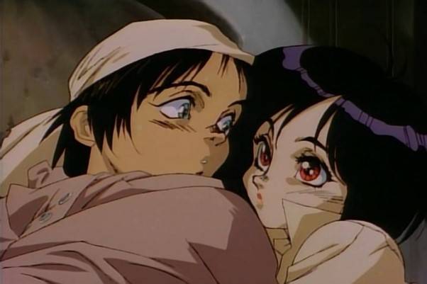 원작에서 모든 캐릭터의 눈이 컸고, 알리타의 눈 크기는 사실 특별하거나 이질적이지 않다.