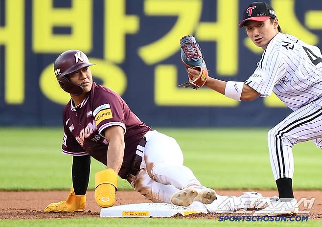 9일 서울 잠실구장에서 열린 키움-LG전. 1회초 무사 1루 임지열 타석. 송성문이 2루 도루를 실패하고 있다. 잠실=정재근 기자 cjg@sportschosun.com/2025.7.9/