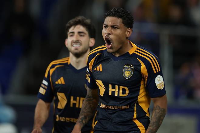 울산문수축구경기장/ K리그1/ 울산HDFC vs 김천상무프로축구단/ 울산 에릭 득점/ 골 세레머니/ 사진 김정수