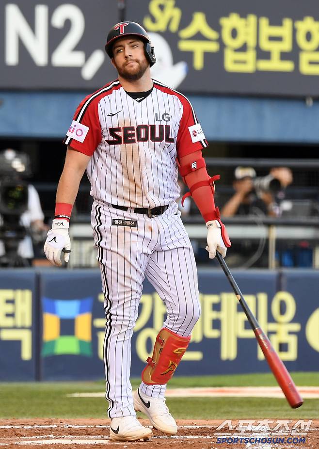 29일 잠실구장에서 열린 LG 트윈스와 KIA 타이거즈의 경기. 7회말 2사 만루 LG 오스틴이 좌익수 뜬공으로 물러나고 있다. 잠실=박재만 기자 pjm@sportschosun.com/2025.06.29/