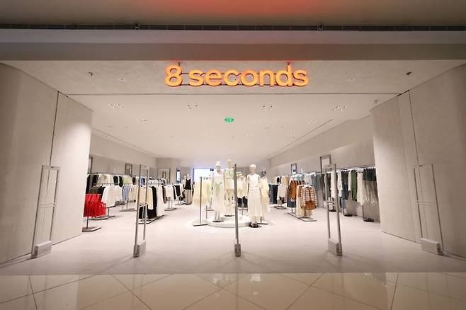 필리핀 마닐라 SM 몰 오브 아시아에 위치한 에잇세컨즈 매장. ⓒ삼성물산 패션부문