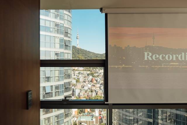 ‘시네마 룸’ 패키지 홍보 이미지. ‘포포인츠 바이 쉐라톤 조선, 서울역’ 제공