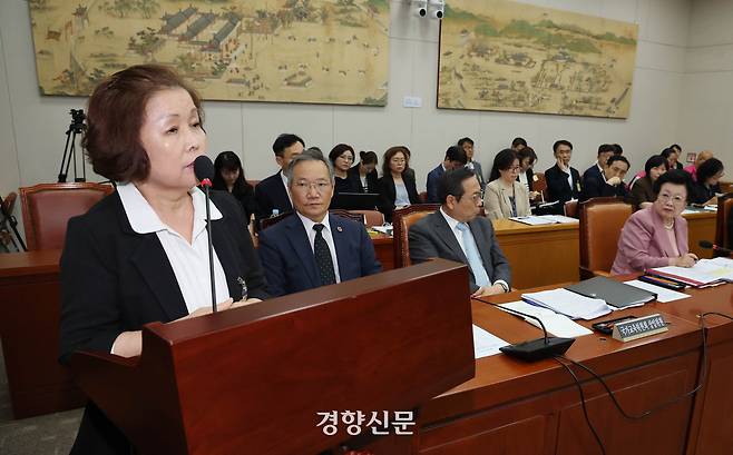 손효숙 리박스쿨 대표가 10일 국회 교육위에서 열린 청문회에서 발언하고 있다. 박민규 선임기자