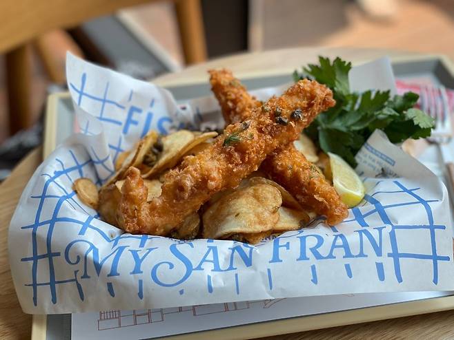 My San Fran's fish and chips at Glow Seongsu (Hong Yoo/The Korea Herald)