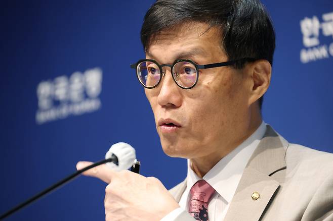 Bank of Korea (BOK) Gov. Rhee Chang-yong speaks during a press briefing at the BOK headquarters in Jung District, central Seoul, on July 10. [JOINT PRESS CORPS]