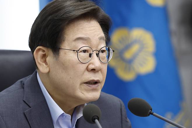 이재명 대통령이 10일 서울 용산 대통령실 청사에서 열린 3차 수석·보좌관 회의에서 발언하고 있다. 연합뉴스