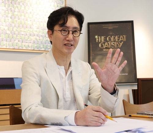 서울 청담동 사무실에서 만난 신춘수 오디컴퍼니 대표.   한주형 기자