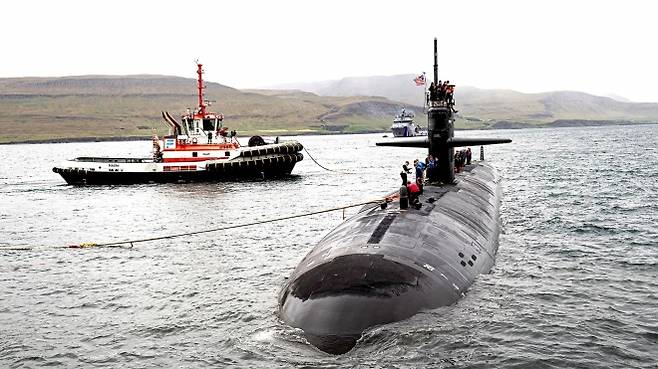 지난 9일 미 해군 핵잠수함 USS 뉴포트 뉴스호가 아이슬란드 레이캬비크에 입항했다. 미 해군 제공
