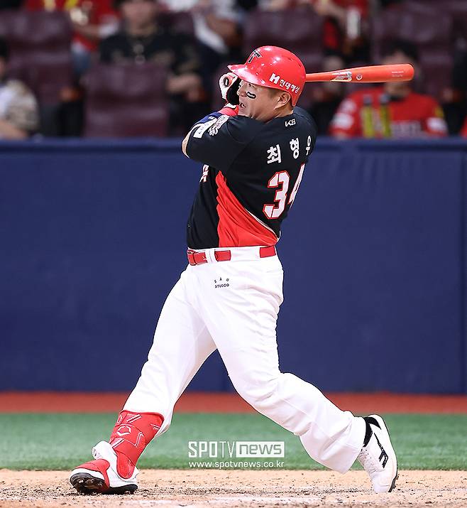 ▲ 최형우는 부상으로 주축 선수들이 다수 쓰러진 KIA 타선을 지탱하며 기록 이상의 공헌도를 남겼다 ⓒ곽혜미 기자