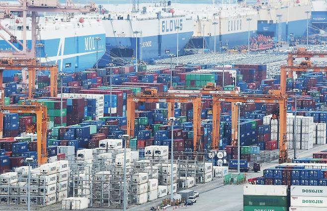 경기도 평택항에 컨테이너가 쌓여 있는 모습.(사진=연합뉴스)