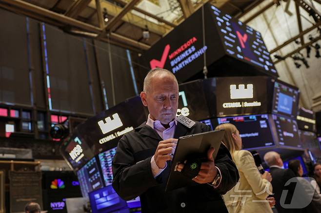 뉴욕증권거래소 트레이더들 ⓒ 로이터=뉴스1