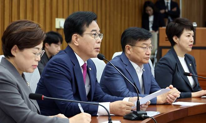 송언석 국민의힘 비상대책위원장 겸 원내대표가 11일 국회에서 열린 원내대책회의에서 발언을 하고 있다. ⓒ뉴시스
