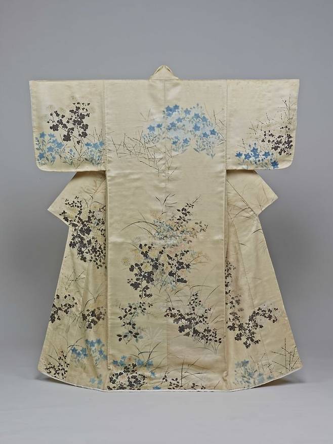 18세기 에도 시대 오가타 고린 '가을풀무늬 고소데'